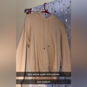 ross yellow pullover super soft size medium